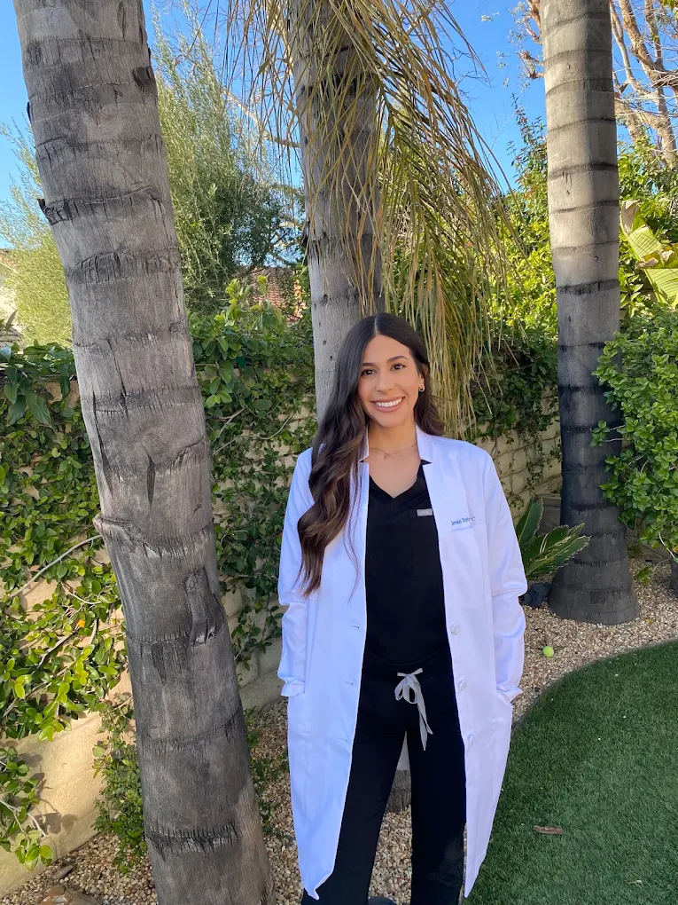 Leslie Meserve - 400 Newport Center Drive, Newport Beach, California, 62660