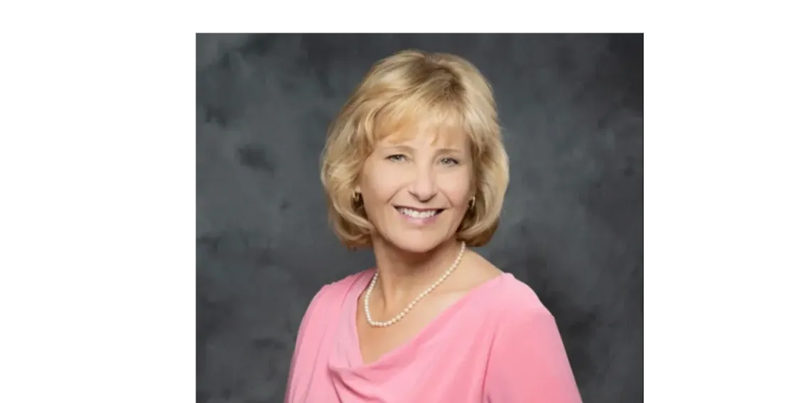 Suzanne Gehl - 385 Williamstown, Delafield, Wisconsin, 53018