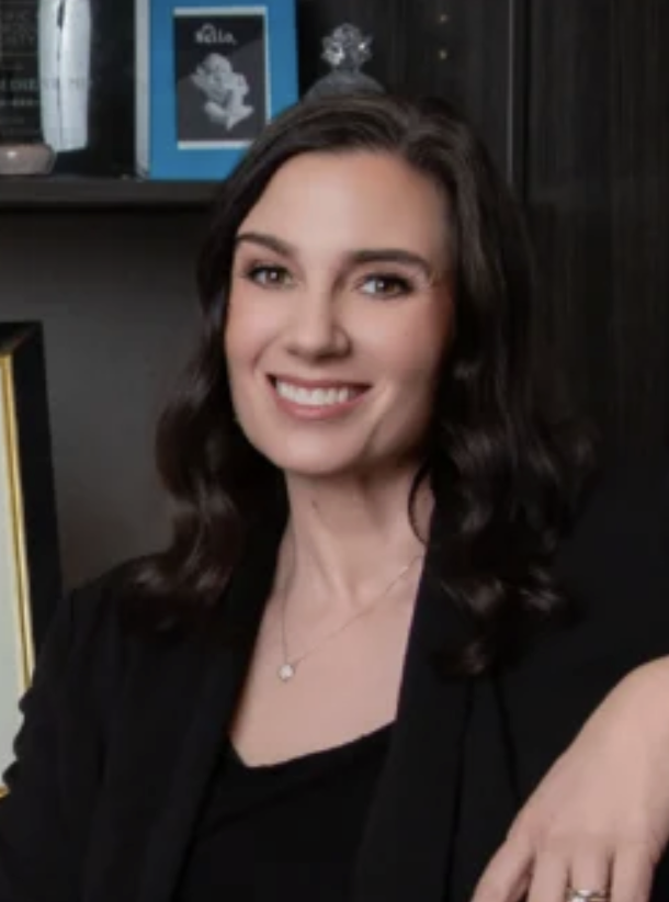 Carrie Bedient - 1441 Avocado Ave, Newport Beach, CA 92660, USA, Newport Beach, California, 92660