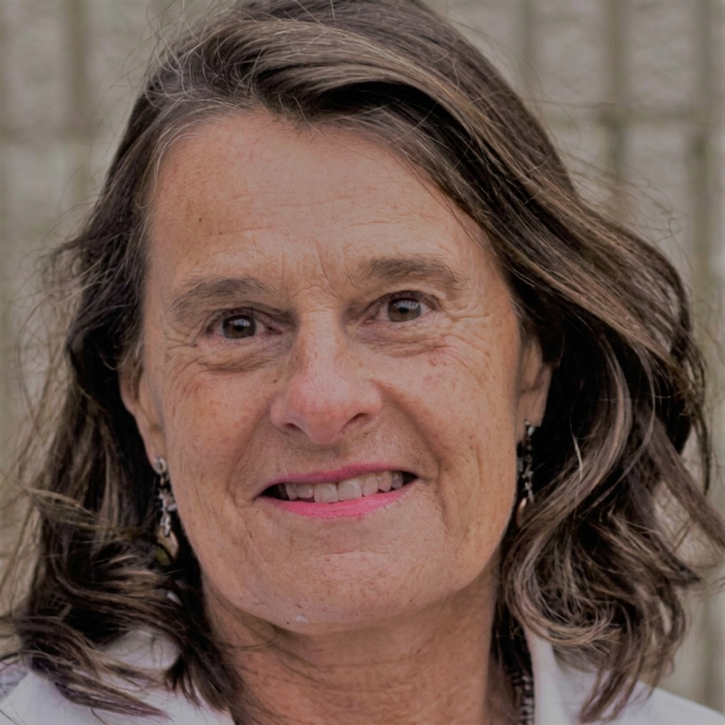 Gillian Shaw - 230 Grant Road, East Wenatchee, Washington, 98802